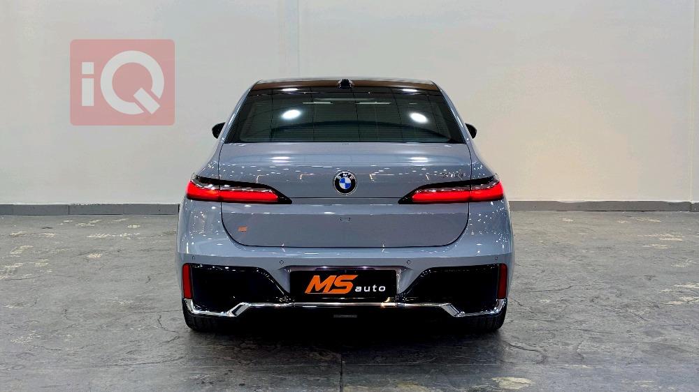 بي ام دبليو الفئة 7